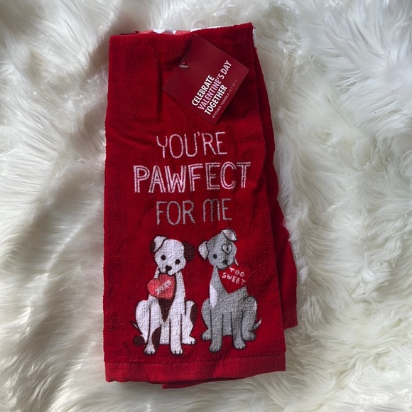 2 Dog themed Valentines kitchen towels - Picture 1 of 5